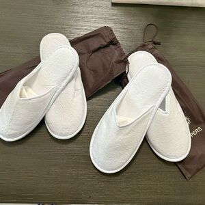Four Season Resort Cozy White Men and Women Slippers M and L  Set of 2